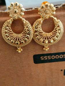 Earrings And Hair Clips An Bangle