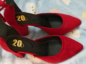 Red Velvet Pointed Heels 👠