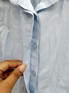 Light Blue Collared Short-Sleeve Shirt