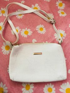 Chic White Croc Embossed Crossbody Bag