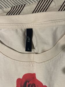 shoulder padded Tee with Rose Graphic