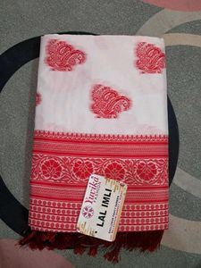 Elegant White &amp; Red Paisley Saree