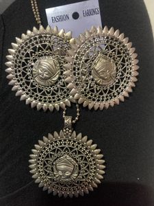 OXIDISED NECKPIECE EARRING SET