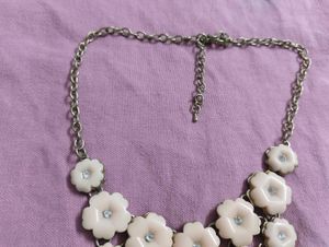 Chic Flower Statement Necklace