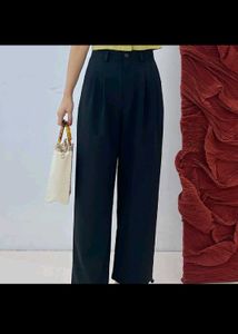 Chic Black Wide-Leg Trousers
