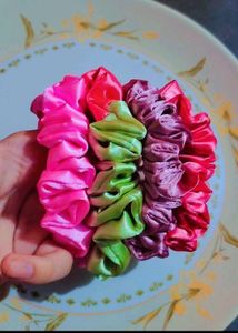 Combo Of Scrunchies And Buttefly Clips