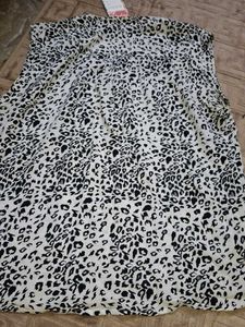 Chic Leopard Print Zipper Top