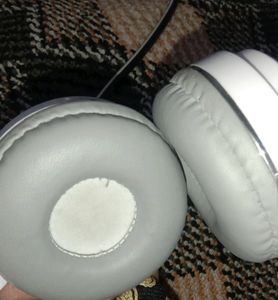 Headphones 🎧