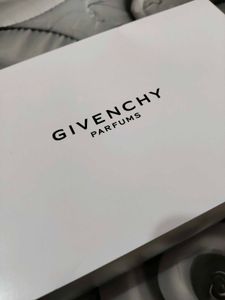 Givenchy Iconic Nude Pouch ❤️😍