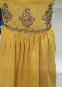 Cute Yellow Fish Cut Skirts With Crop Top