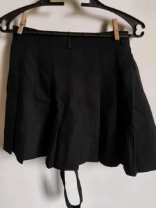 Black Pleated Mini Skirt