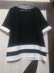 Stylish Black &amp; White Striped Tunic Top