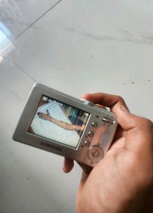 Samsung D75 Digital Camera