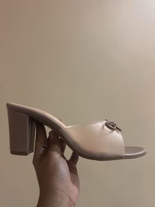 Chic Bow Detail Heels
