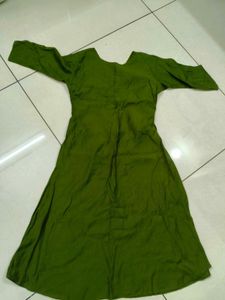 Green Kurta Set with White Embroidery