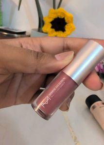 Combo of 2lipstic and 2 base products