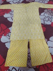 Kurta Set With 3/4th Sleeves Cotton Fabric