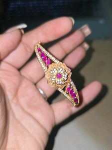 Elegant Floral Bangle Bracelet
