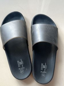 Comfortable Black Slides
