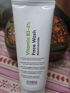 COSIQ Vitamin B3-5% Face Wash