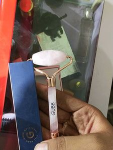 GUBB Rose Quartz Face Roller