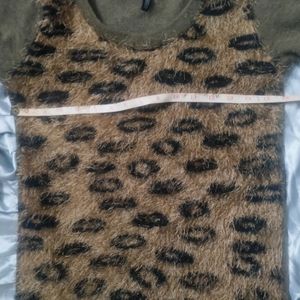 Stretchable Light Woollen Top