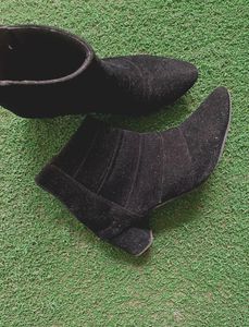 Chic Black Velvet Ankle Boots