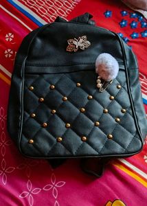 Small 5L Bagpack Girls Stylish Looking Casual Bag