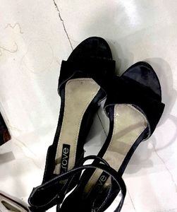 Trove Brand Black Heelss