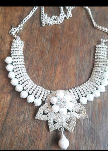 Sparkling Pearl & Crystal Necklace