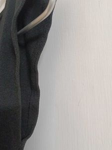 Sleeveless Black V-Neck Top