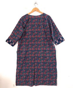 Multicolour Printed Straight Fit Kurti (Women)