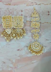 Elegant Kundan & Pearl Earrings & Maang Tikka Set