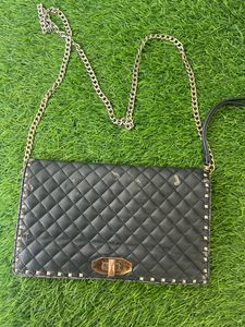 Price drop alert 🔔 ❌Aldo Black Sling Bag