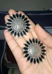 Stylish Sunflower Stud Earrings