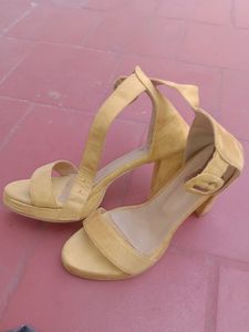 Mustard Colour Heels😍
