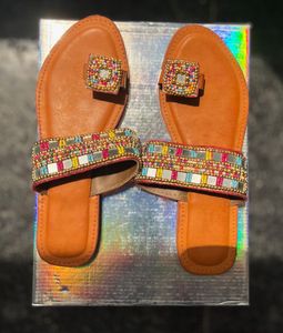 Embellished Toe Ring Flat Sandals