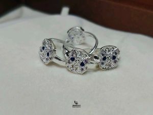 Elegant Pure Silver &amp; Blue Stone Toe Rings Set