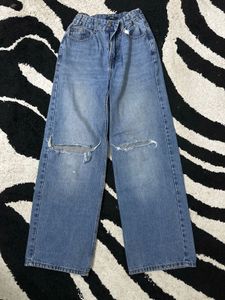 Distressed Wide Leg Jeans with adjustable waist