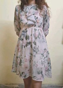 Chic Floral Print Mini Dress