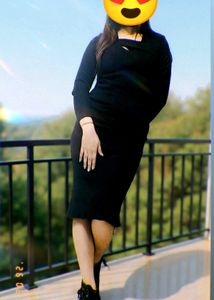 Chic Black Ribbed Midi Dress