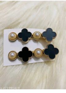 Elegant Black Clover &amp; Pearl Hair Clips