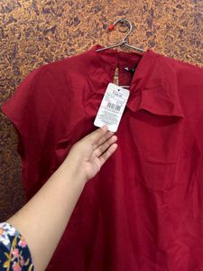 With tag Chic Red Cut-Out Neck Top