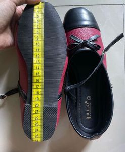 Charming Red &amp; Black Bow Flats