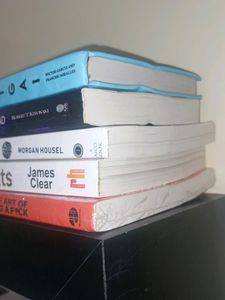 International Bestselling Books Set Of 5