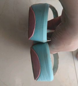 Jelly Bunny (Usa 3-4 Sized) Comfortable And In A Very Good Condition