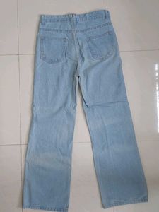 women wash blue straight fit jeans