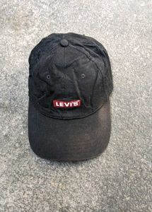 Levi's Black Baseball Cap 🧢