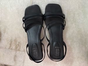 Stylish Black Strappy Flat Sandals