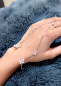 🌟Premium Flower Ring Chain Bracelet🌟